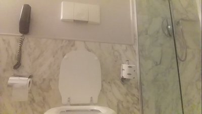 Qırmızı saçlı hamamda.