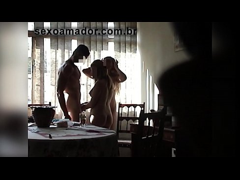 ❤️ Seks dostları nəhəng kişini və onunla birlikdə bir üçlüyü dəvət edirlər ❤️ Porn video az.tubsexercom.ru